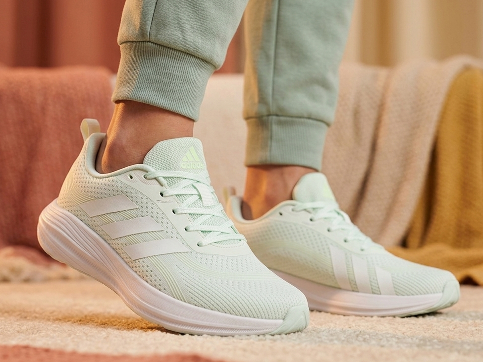 Удобные кроссовки для девушку Adidas Response Runner