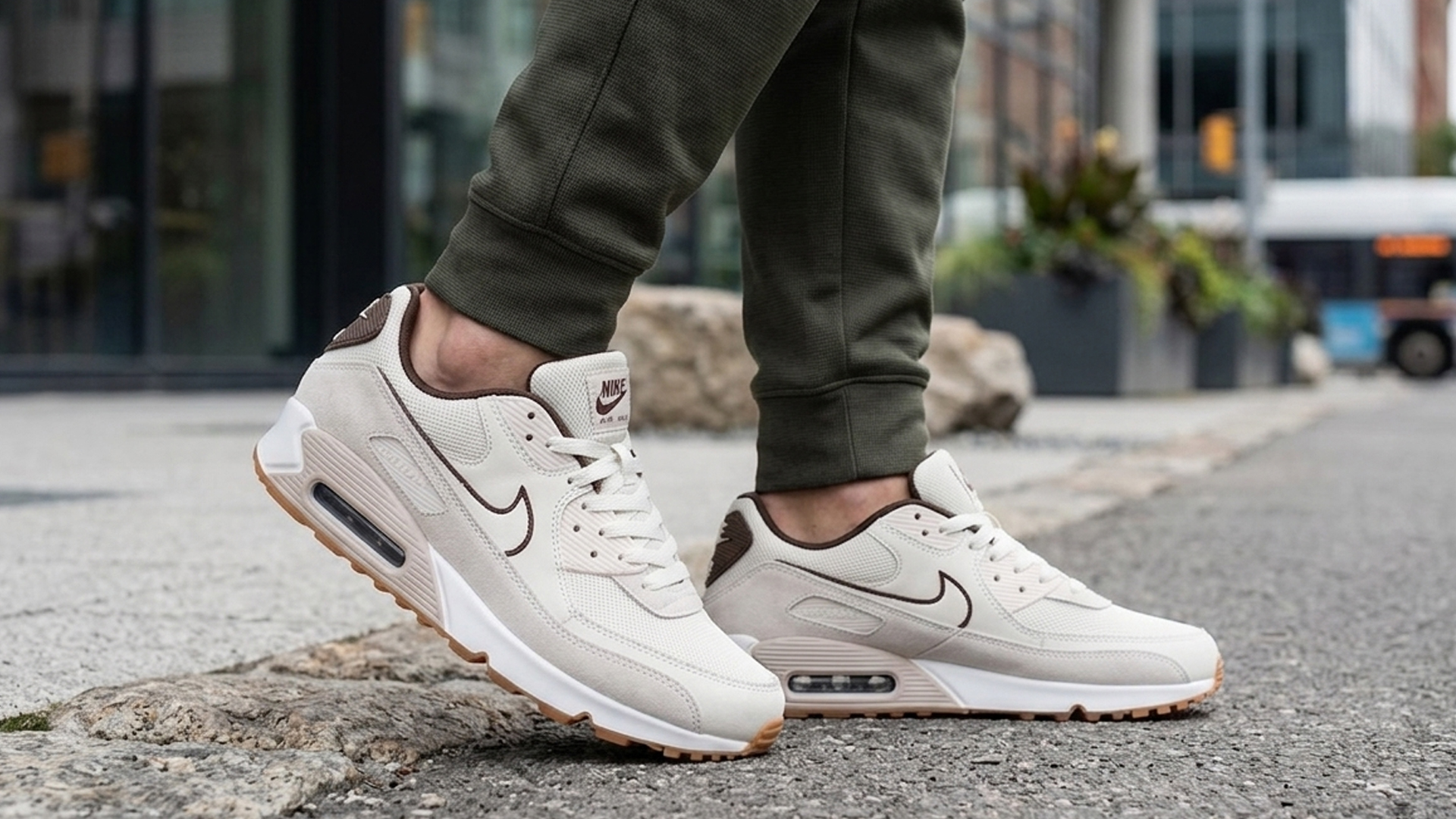 Носят ли кроссовки Air Max 90 в 2026 году: в моде или стрем
