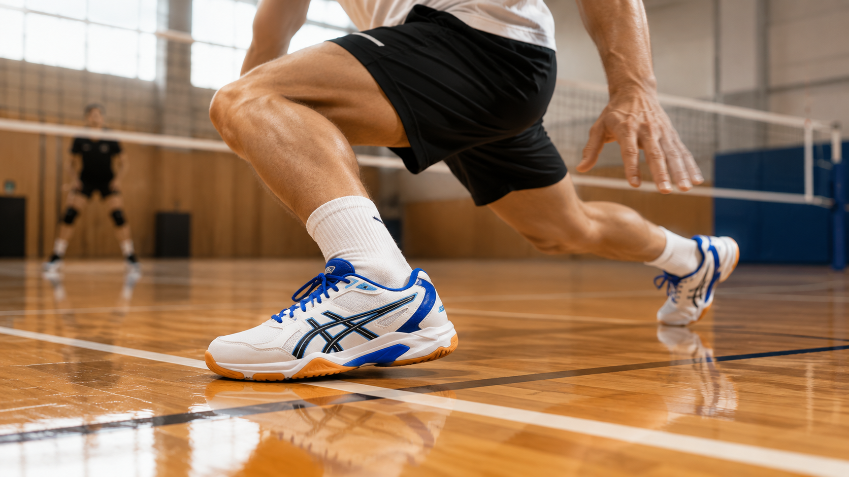 ASICS Gel-Rocket 10 при боковом движении на площадке